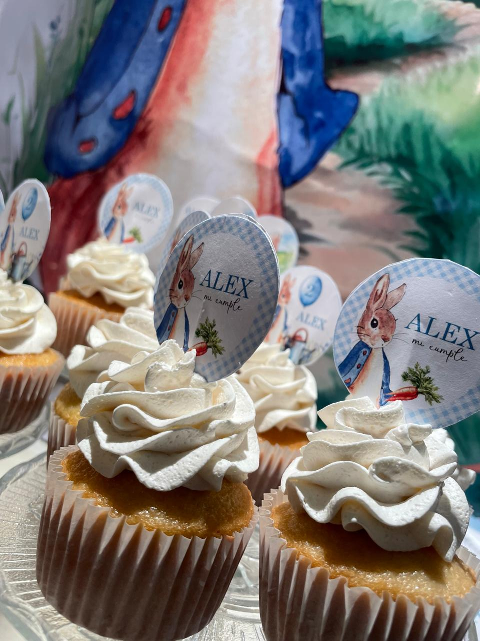Toppers personalizados para cupcakes · Ejemplo de uso